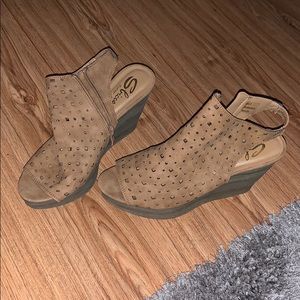 Brown wedges size 10. Never worn.